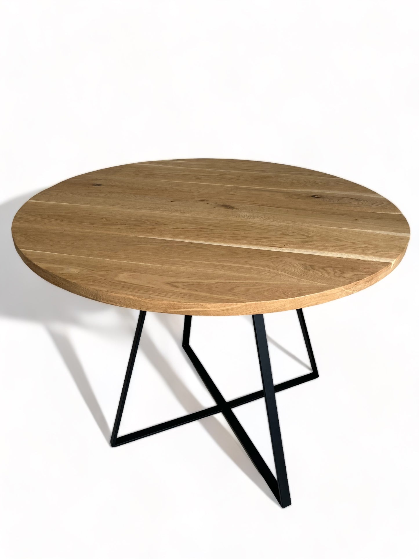 RODE oak round table