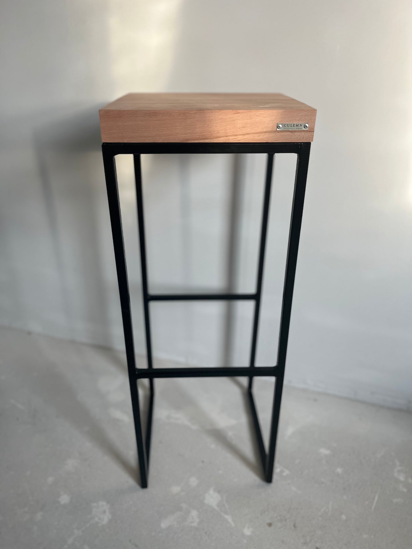 Challe bar stool