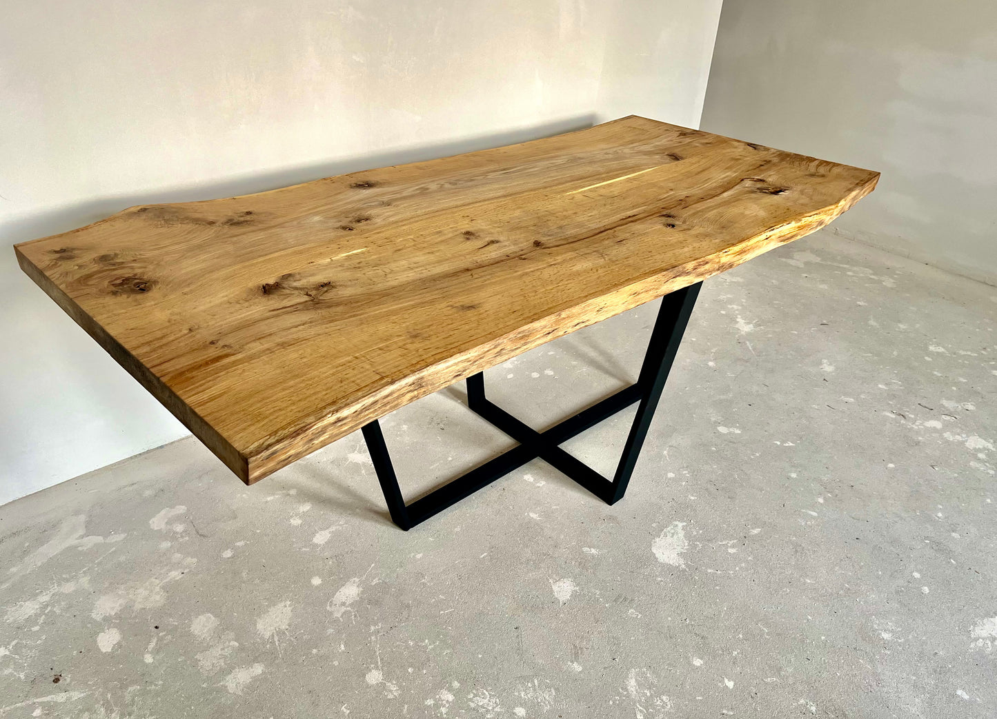 DENO oak dining table